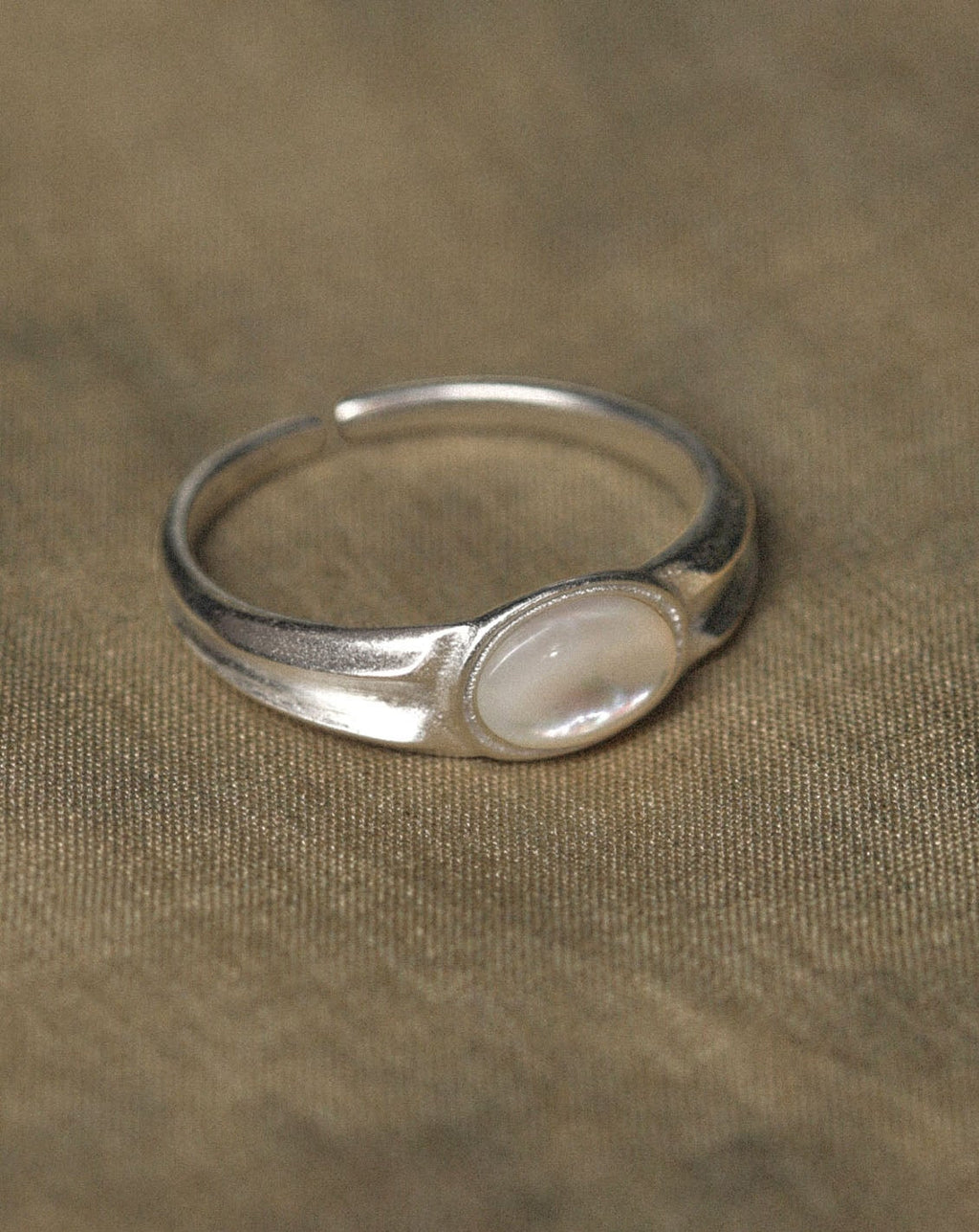The Lunar Shell Ring